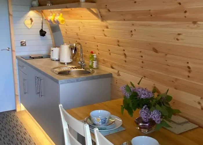 The Fells - Campsie Luxury Pods With Hot Tub