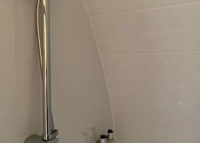 The Fells - Campsie Luxury Pods With Hot Tub