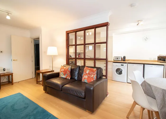 Flats - Merchant * Glasgow