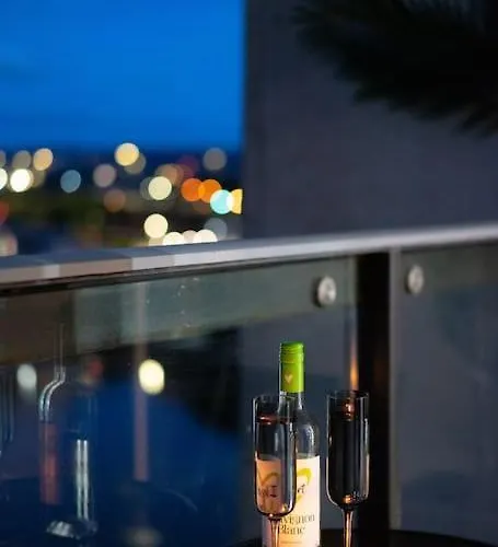 Luxurious Penthouse With Bar At Hydro & Secc Apartament