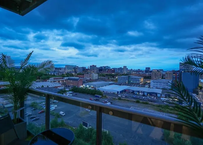 Luxurious Penthouse With Bar At Hydro & Secc Apartament