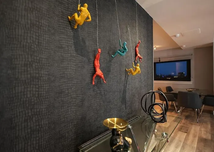 Luxurious Penthouse With Bar At Hydro & Secc