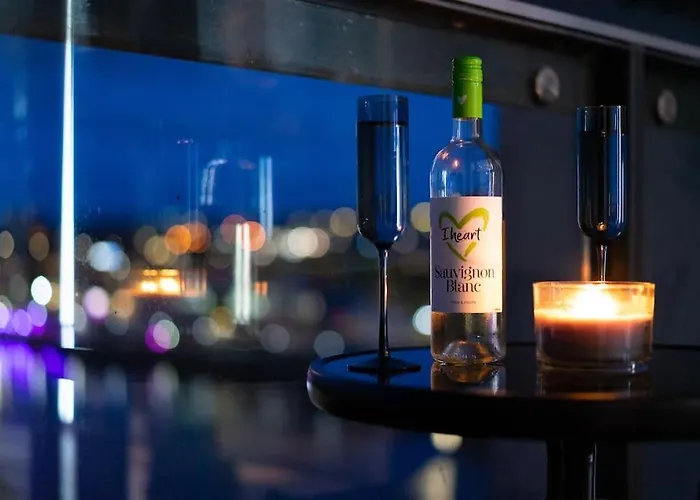 Luxurious Penthouse With Bar At Hydro & Secc *