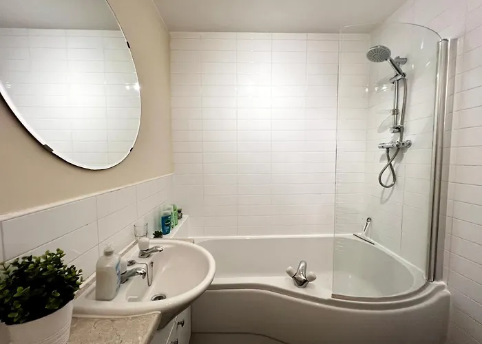 Stylish Modern Flat With Juliet Balcony & Parking Lejlighed *