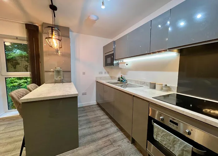 Private Bedroom - Modern Flat - West End * Glasgow