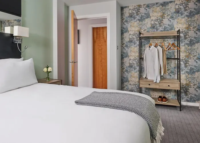 Fraser Apartmanhotel 4*