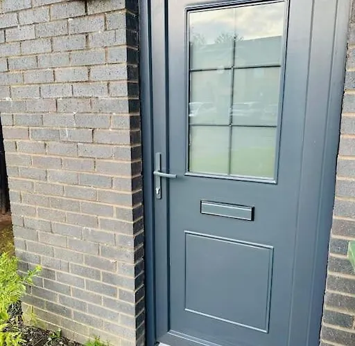 2 Bed Entire Upper Flat In Appartement Glasgow