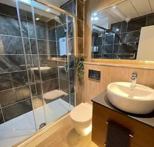 Floor Of The Building, Spectacular Views!