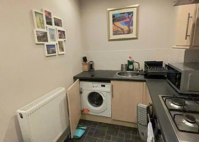 2 Bed West End Apartman Glasgow