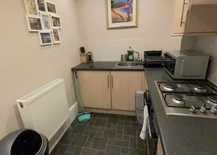 2 Bed West End Glasgow