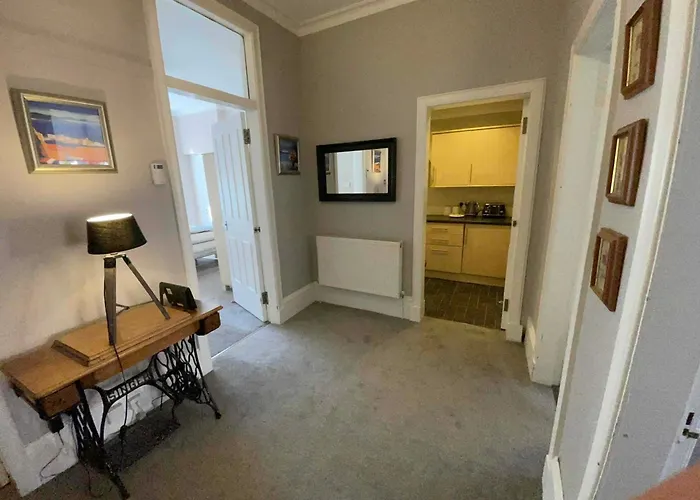 2 Bed West End Apartman