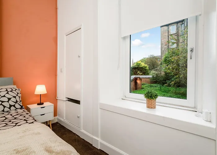 4 Beds - Gateway Getaway With Free Parking グラスゴー