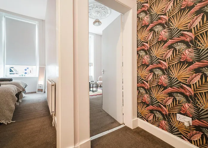 4 Beds - Gateway Getaway With Free Parking * グラスゴー