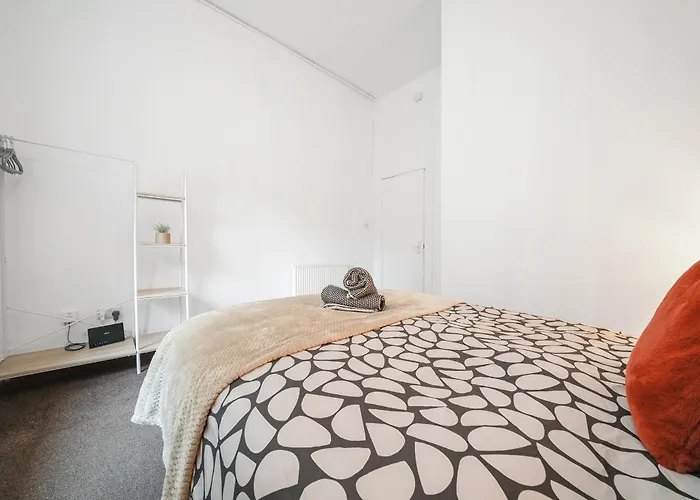 Apartman 4 Beds - Gateway Getaway With Free Parking Glasgow