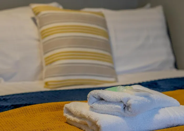 The Blue Nile Hillhead - Pass The Keys Apartament