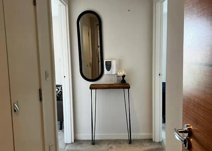 At Harbour With Balcony And River View Apartment