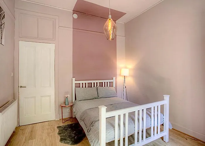 Charming 2 Bed In The Heart Of The West End Glasgow