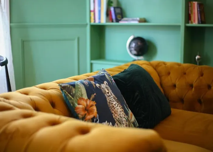 Lovely Spacious 2 Bed Flat