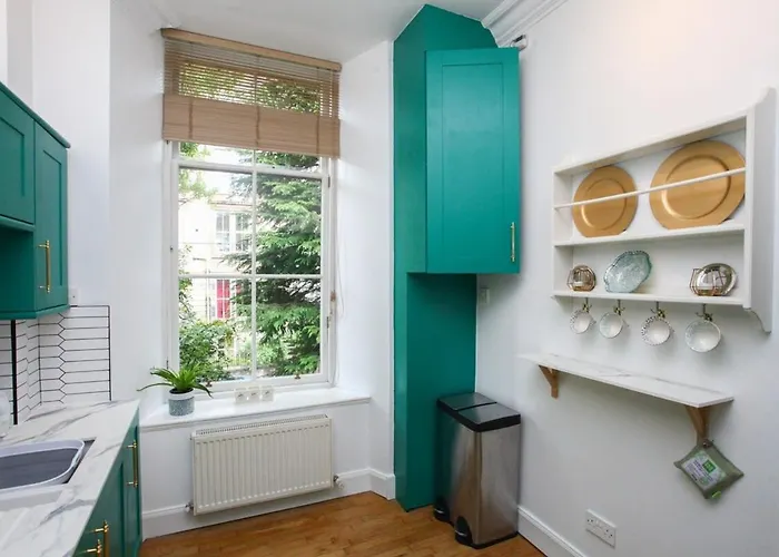 Lovely Spacious 2 Bed Flat Глазго