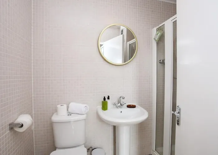 Lovely Spacious 2 Bed Flat