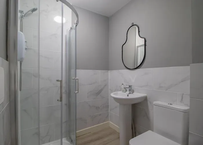 Wonderful West End - Pass The Keys