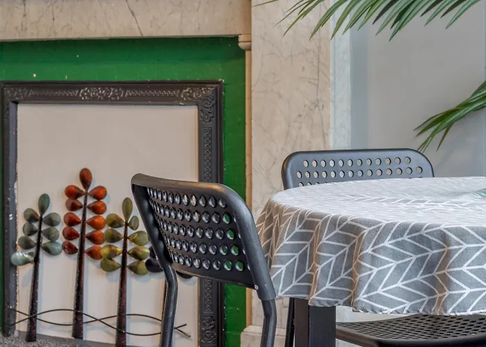 Wonderful West End - Pass The Keys *