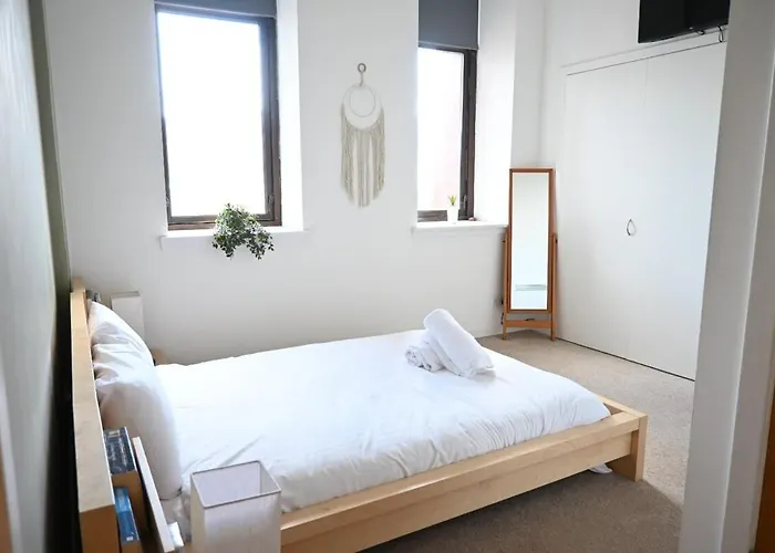 Stunning Centre Duplex *