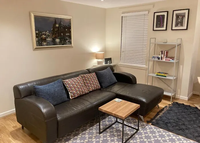 The Art Flat Woodlands