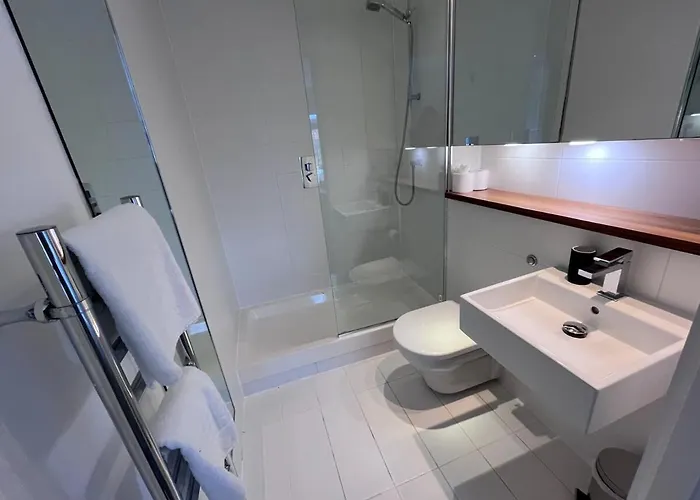 Apartment Stylish Newly Decorated 2 Bed