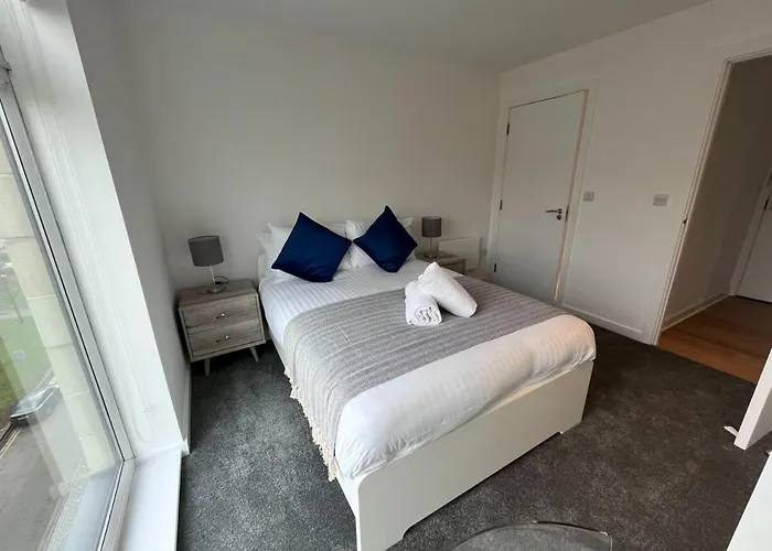 Stylish Newly Decorated 2 Bed Glasgow