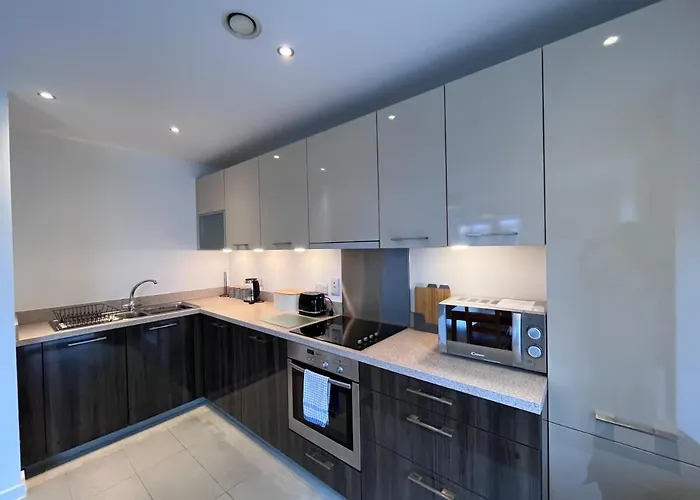 Stylish Newly Decorated 2 Bed Apartment Glasgow