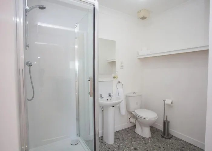 3 Bedroom Duplex With Free Parking Glasgow