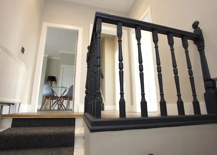 דירה Three Bedroom Upper Flat In Jordanhill *