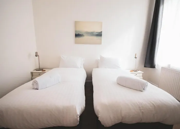 Stunning 3 Bed Flat In The Heart Of The West End גלאזגו