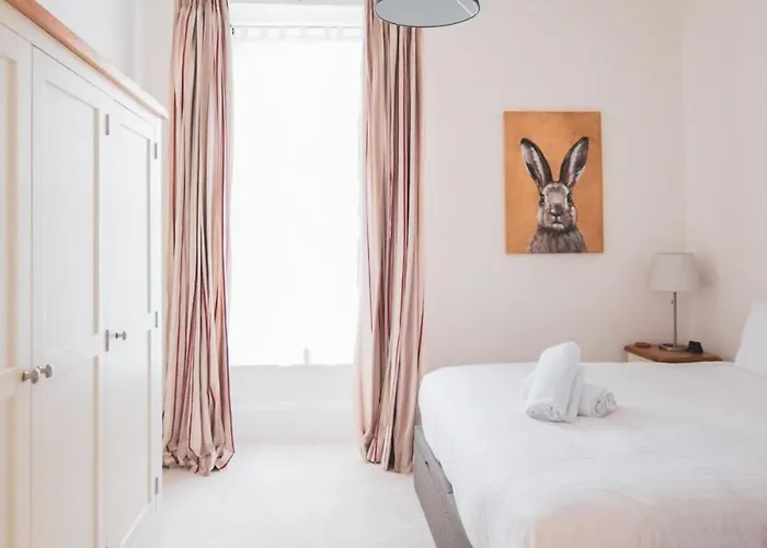 Stunning 3 Bed Flat In The Heart Of The West End גלאזגו