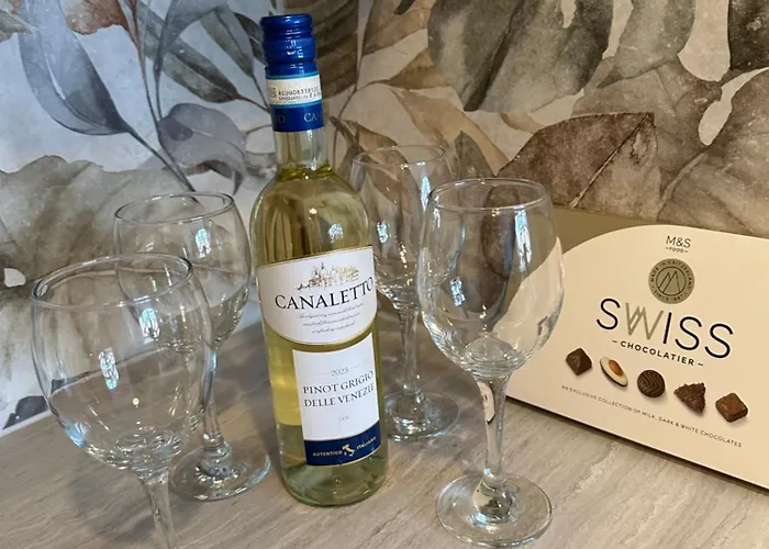 Stunning 2 Bedroom * Glasgow