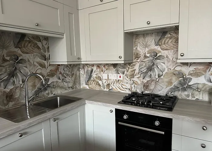 Stunning 2 Bedroom *