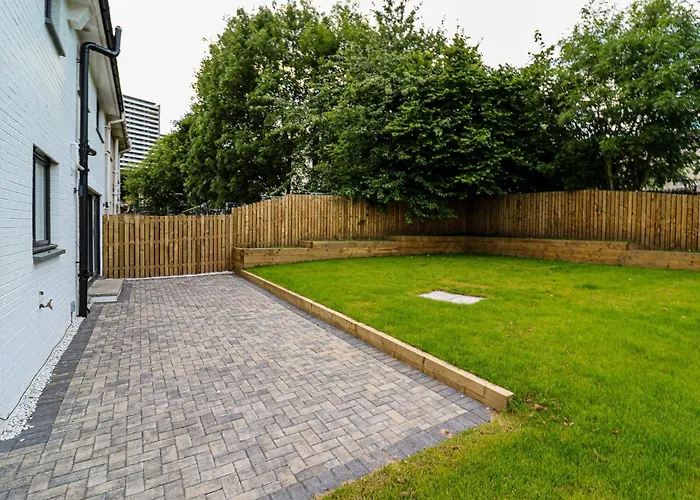 Wyndford Riverside House