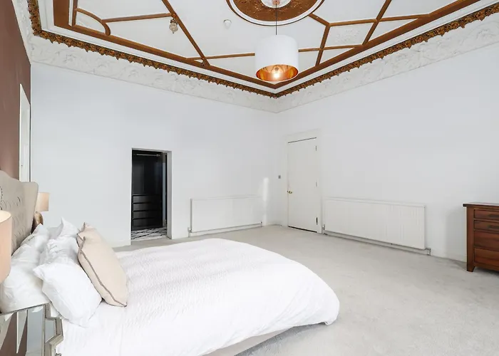 Extravagant 6 Bed Victorian Townhouse With Hot Tub Вилла *