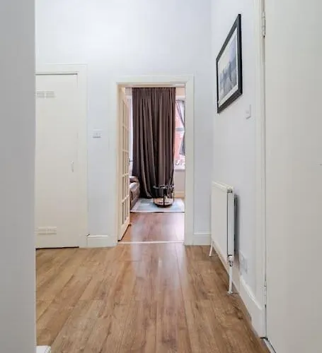 Stunning Ground Floor Flat In Southside. * غلاسغو