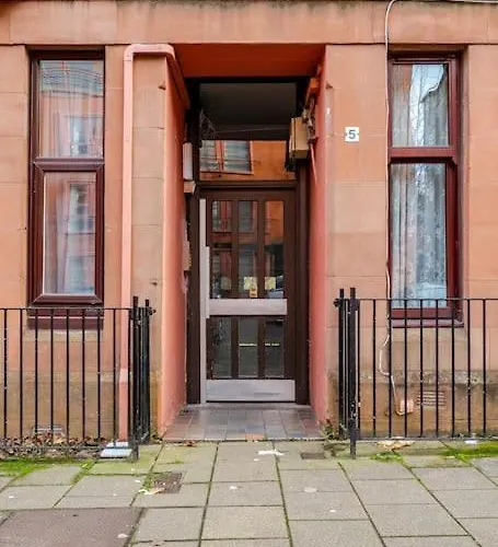 Stunning Ground Floor Flat In Southside. Appartamento