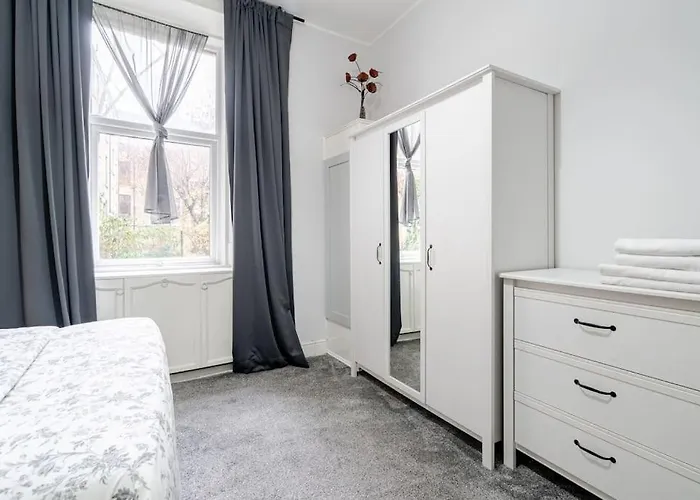 Stunning Ground Floor Flat In Southside. غلاسغو