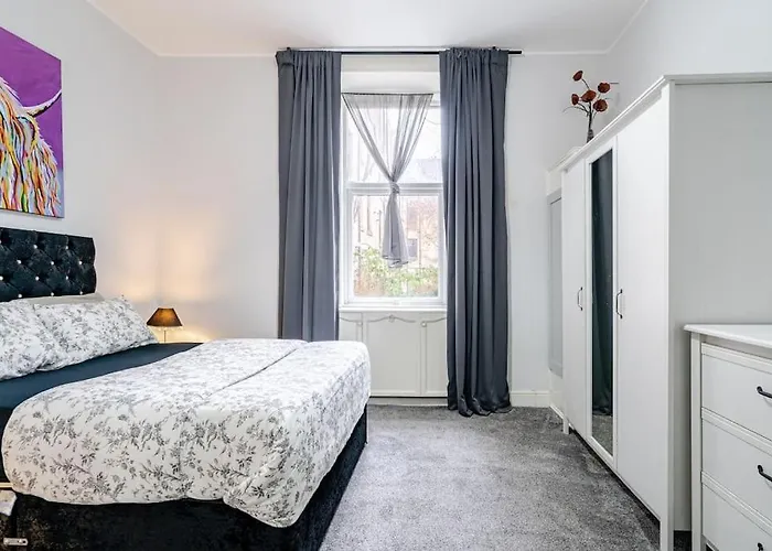 Stunning Ground Floor Flat In Southside. غلاسغو