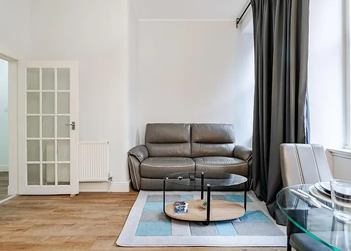 Stunning Ground Floor Flat In Southside. * غلاسغو