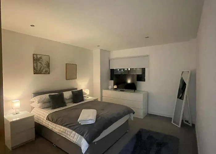 River Clyde Hydro Aprt * Glasgow