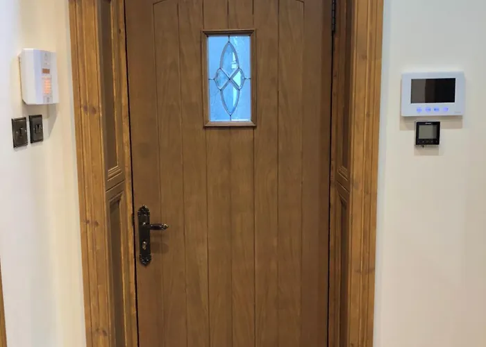 2-bed Sleeps 4 10 Mins To Centre *