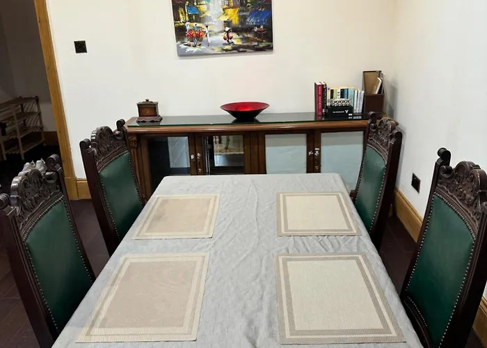 Dom wakacyjny 2-bed Sleeps 4 10 Mins To Centre Glasgow