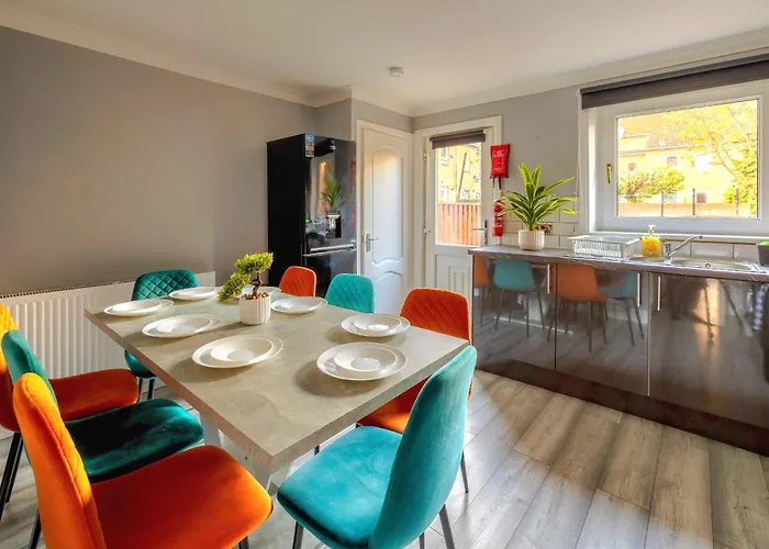 Vakantiehuis Cosy 4 Bedroom In - Free Parking