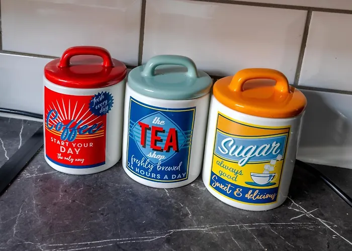 Cosy 4 Bedroom In - Free Parking