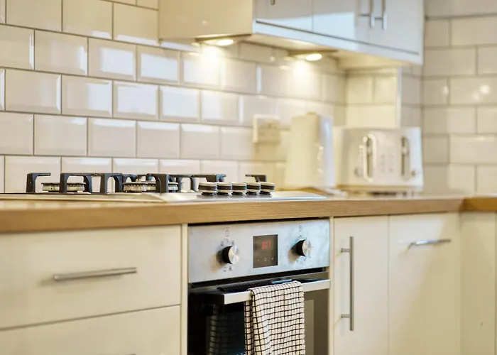 Modern 2 Bed Flat With Free Parking شقة غلاسغو